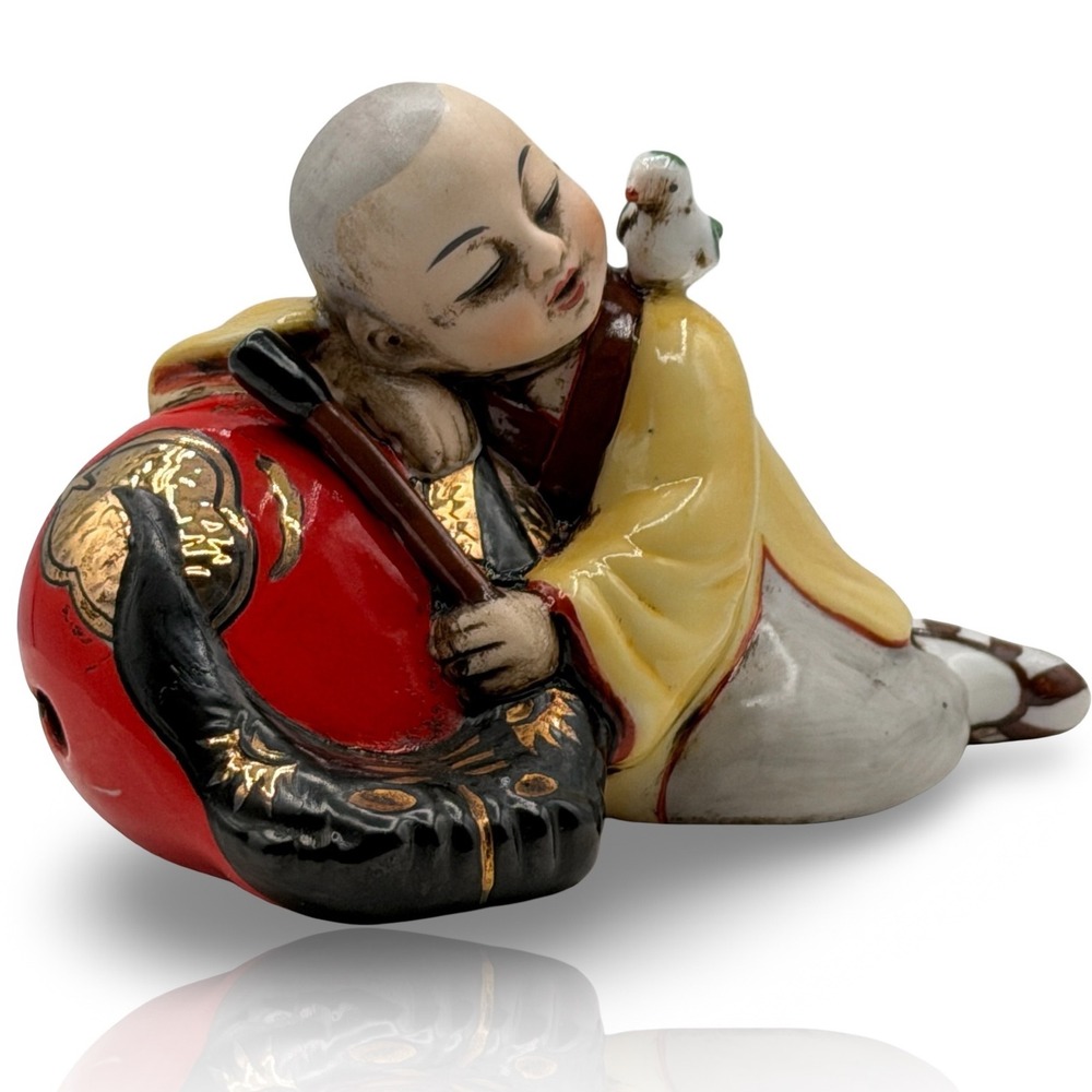 Kutani Style Sleeping‎ Boy Karako Porcelain Figurine Red Gold Moriage Japan